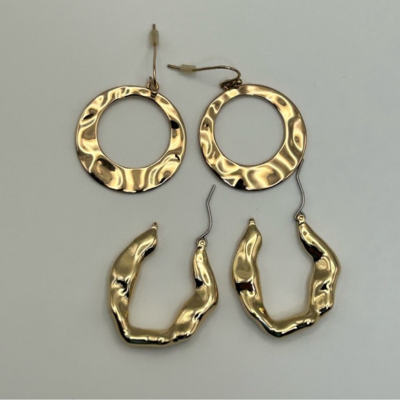 Gold-tone Textured Classic Hoop Earrings Qty 2 Unsigned - Picture 7 of 10